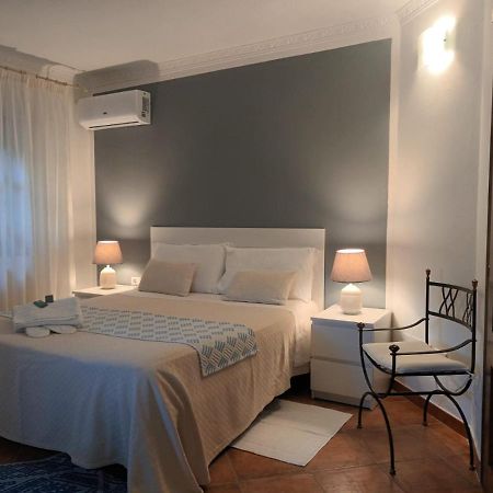Domus Francy Hotel San Teodoro  Buitenkant foto