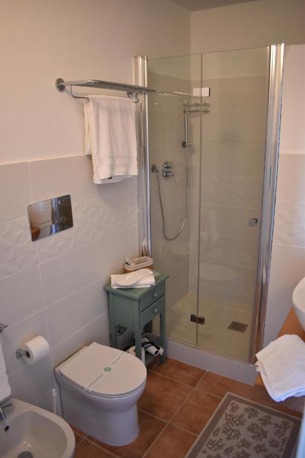 Domus Francy Hotel San Teodoro  Buitenkant foto