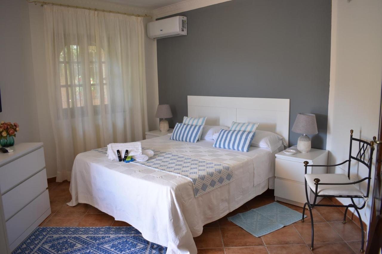 Domus Francy Hotel San Teodoro  Buitenkant foto