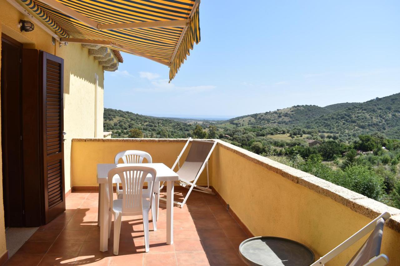 Domus Francy Hotel San Teodoro  Buitenkant foto
