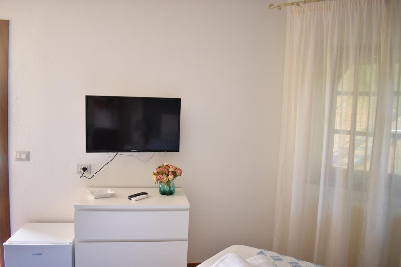 Domus Francy Hotel San Teodoro  Buitenkant foto