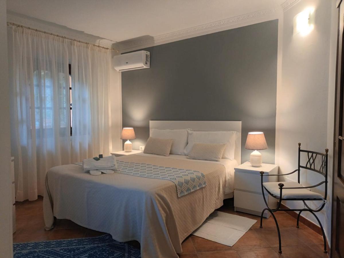 Domus Francy Hotel San Teodoro  Buitenkant foto