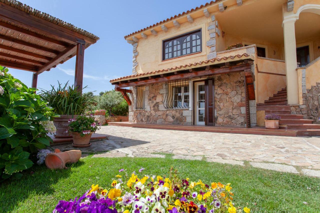 Domus Francy Hotel San Teodoro  Buitenkant foto