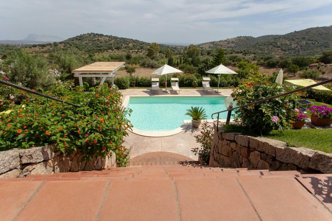 Domus Francy Hotel San Teodoro  Buitenkant foto