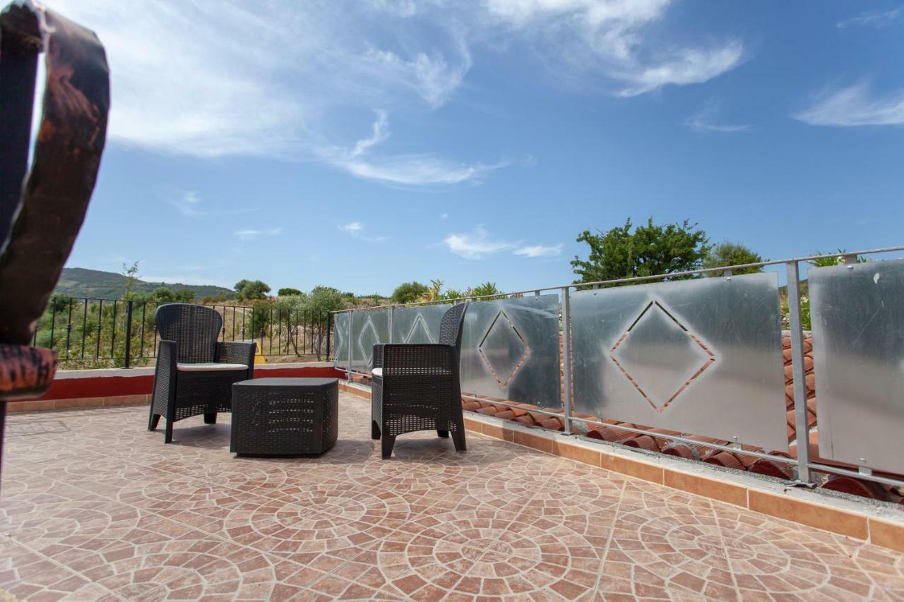 Domus Francy Hotel San Teodoro  Buitenkant foto