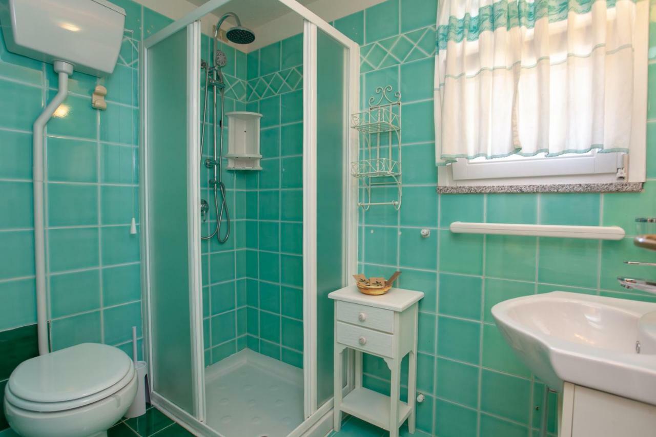 Domus Francy Hotel San Teodoro  Buitenkant foto