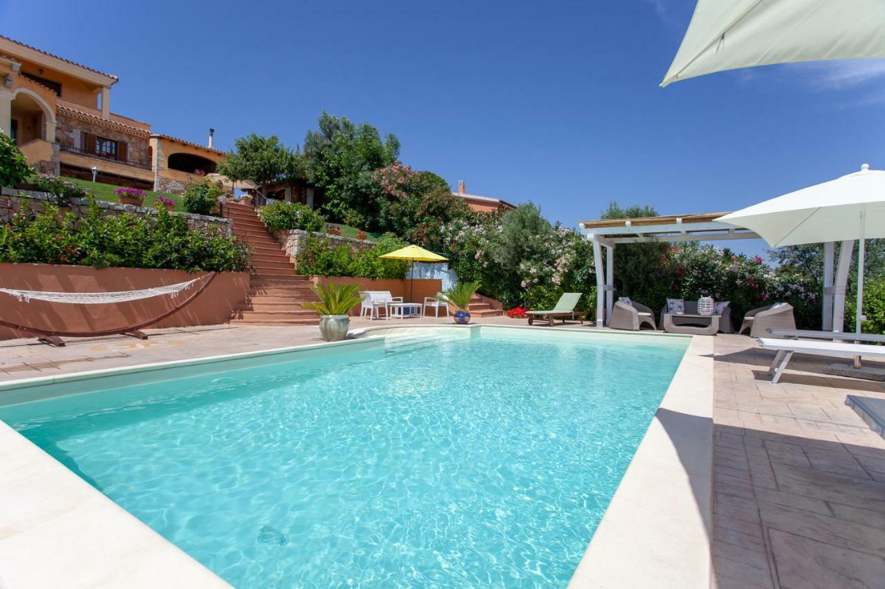 Domus Francy Hotel San Teodoro  Buitenkant foto
