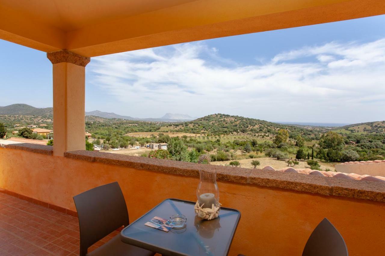 Domus Francy Hotel San Teodoro  Buitenkant foto