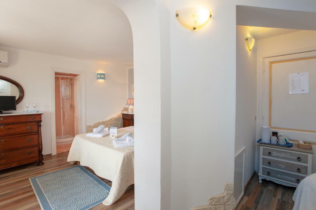 Domus Francy Hotel San Teodoro  Buitenkant foto