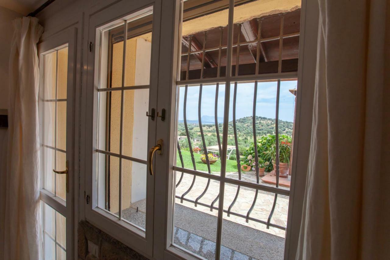Domus Francy Hotel San Teodoro  Buitenkant foto